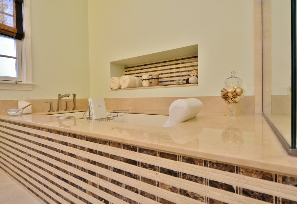 Bath Tubs in the Master Suite